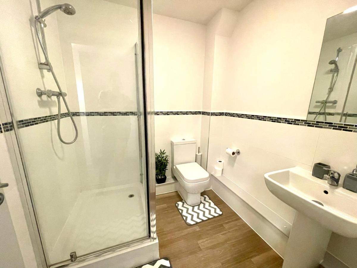 Bright & Cosy One Bedroom Apartment - 2 Beds - Perfect Base In Bishop'S Stortford Exterior photo
