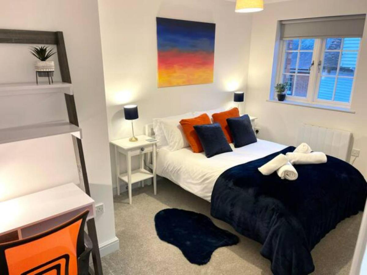 Bright & Cosy One Bedroom Apartment - 2 Beds - Perfect Base In Bishop'S Stortford Exterior photo
